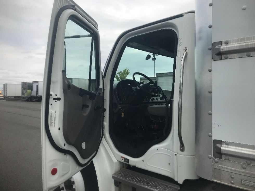 Medium Duty Box Truck-Light and Medium Duty Trucks-Freightliner-2022-M2-Miami-FL-235,596\n\t\tmiles-$ 51,250 - Image 16