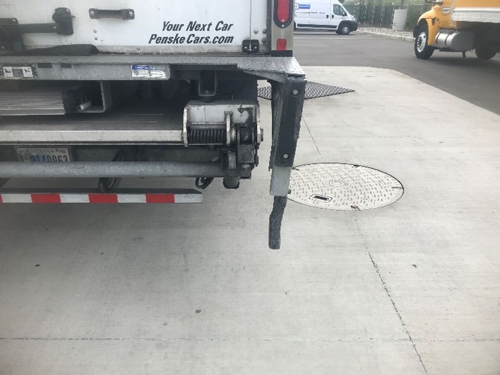 Medium Duty Box Truck-Light and Medium Duty Trucks-Freightliner-2022-M2-Miami-FL-235,596\n\t\tmiles-$ 51,250 - Image 25