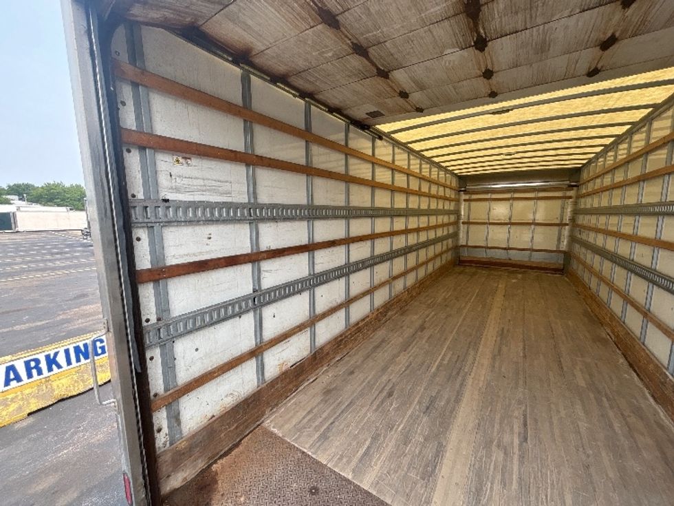 Medium Duty Box Truck-Light and Medium Duty Trucks-Freightliner-2022-M2-Middlefield-OH-181,420\n\t\tmiles-$ 60,500 - Image 11
