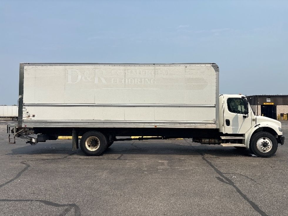 Medium Duty Box Truck-Light and Medium Duty Trucks-Freightliner-2022-M2-Middlefield-OH-181,420\n\t\tmiles-$ 60,500 - Image 15