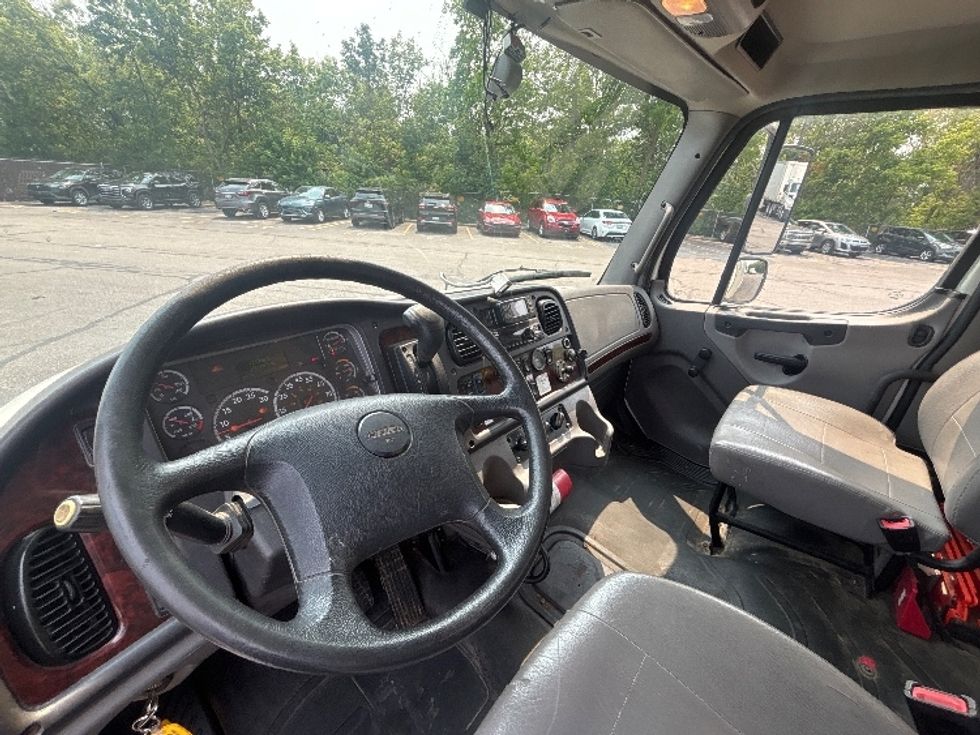 Medium Duty Box Truck-Light and Medium Duty Trucks-Freightliner-2022-M2-Middlefield-OH-181,420\n\t\tmiles-$ 60,500 - Image 17