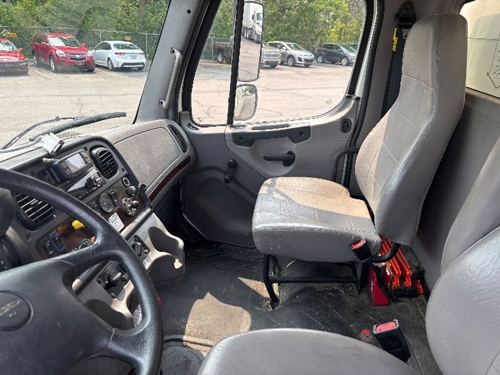 Medium Duty Box Truck-Light and Medium Duty Trucks-Freightliner-2022-M2-Middlefield-OH-181,420\n\t\tmiles-$ 60,500 - Image 19