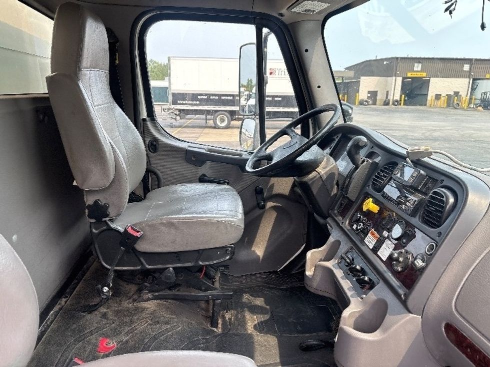 Medium Duty Box Truck-Light and Medium Duty Trucks-Freightliner-2022-M2-Middlefield-OH-181,420\n\t\tmiles-$ 60,500 - Image 22