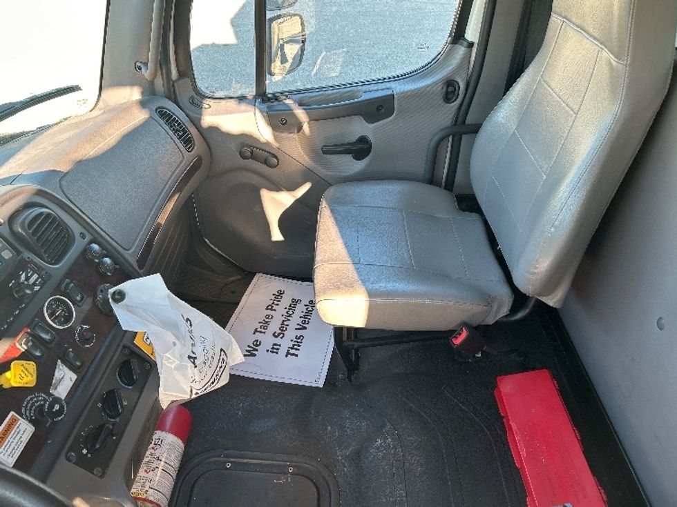 Medium Duty Box Truck-Light and Medium Duty Trucks-Freightliner-2022-M2-Middlefield-OH-213,641\n\t\tmiles-$ 54,250 - Image 19