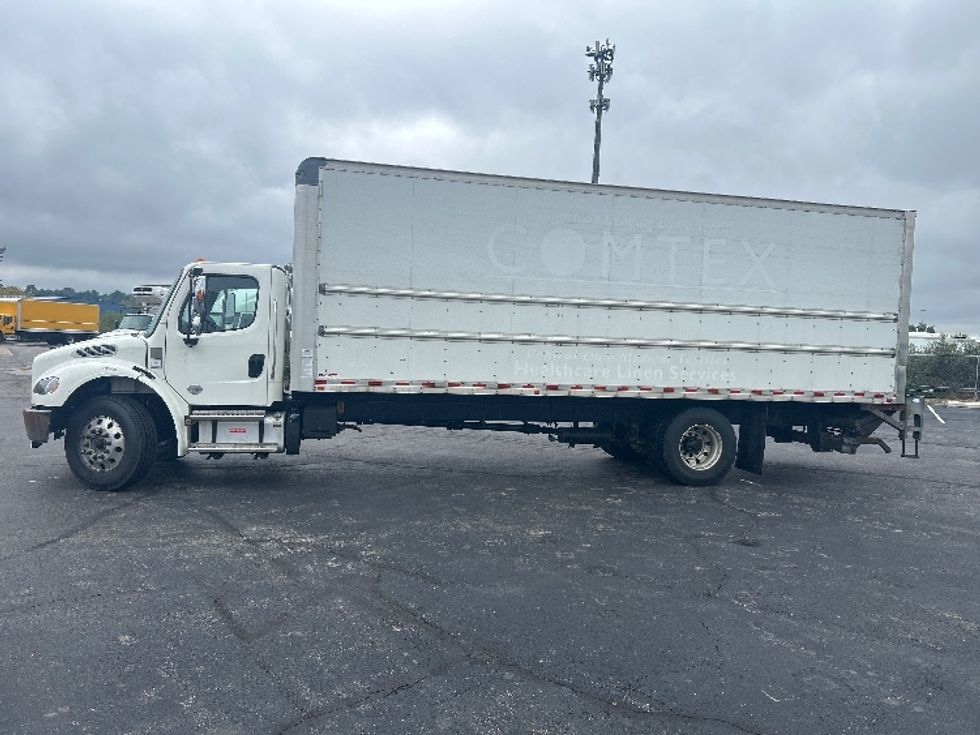 Medium Duty Box Truck-Light and Medium Duty Trucks-Freightliner-2022-M2-Middlefield-OH-272,733\n\t\tmiles-$ 48,500 - Image 4