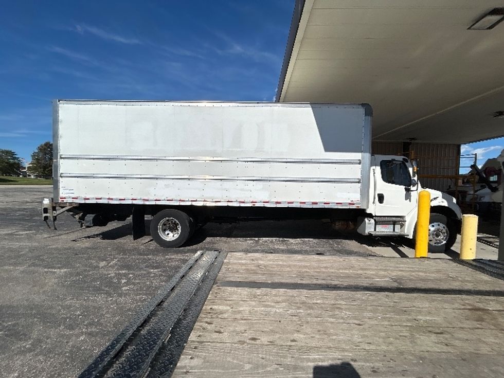 Medium Duty Box Truck-Light and Medium Duty Trucks-Freightliner-2022-M2-Middlefield-OH-273,093\n\t\tmiles-$ 48,250 - Image 13