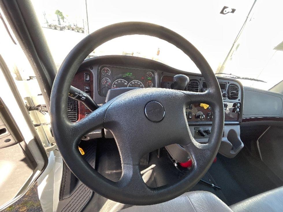 Medium Duty Box Truck-Light and Medium Duty Trucks-Freightliner-2022-M2-Middlefield-OH-273,093\n\t\tmiles-$ 48,250 - Image 16