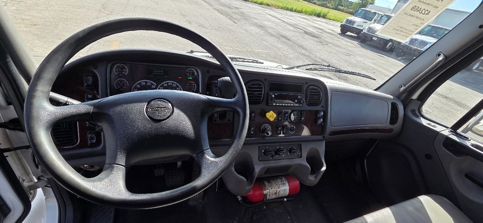 Medium Duty Box Truck-Light and Medium Duty Trucks-Freightliner-2022-M2-Middlefield-OH-296,696\n\t\tmiles-$ 47,000 - Image 17