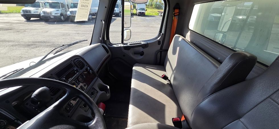 Medium Duty Box Truck-Light and Medium Duty Trucks-Freightliner-2022-M2-Middlefield-OH-296,696\n\t\tmiles-$ 47,000 - Image 18