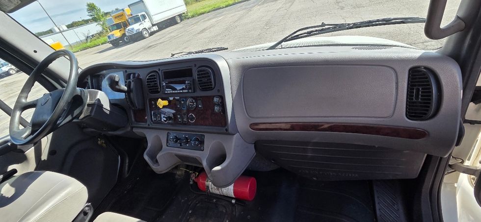 Medium Duty Box Truck-Light and Medium Duty Trucks-Freightliner-2022-M2-Middlefield-OH-296,696\n\t\tmiles-$ 47,000 - Image 20