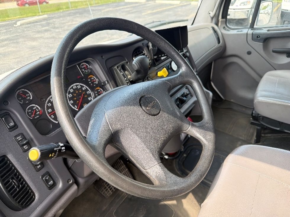 Medium Duty Box Truck-Light and Medium Duty Trucks-Freightliner-2022-M2-Middlefield-OH-80,174\n\t\tmiles-$ 63,000 - Image 16