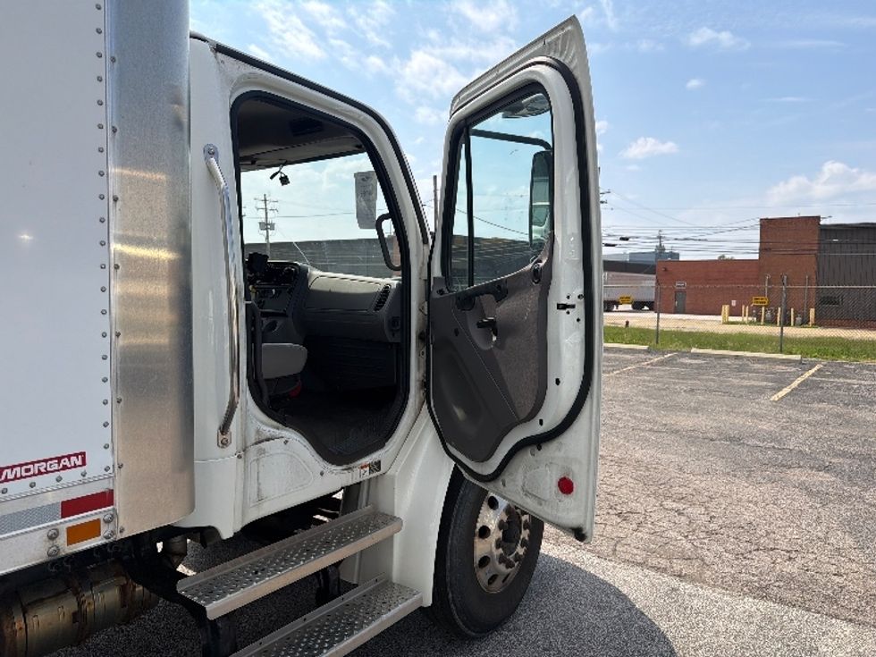 Medium Duty Box Truck-Light and Medium Duty Trucks-Freightliner-2022-M2-Middlefield-OH-80,174\n\t\tmiles-$ 63,000 - Image 19