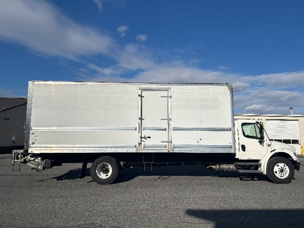 Medium Duty Box Truck-Light and Medium Duty Trucks-Freightliner-2022-M2-Milford-DE-92,613\n\t\tmiles-$ 73,250 - Image 14