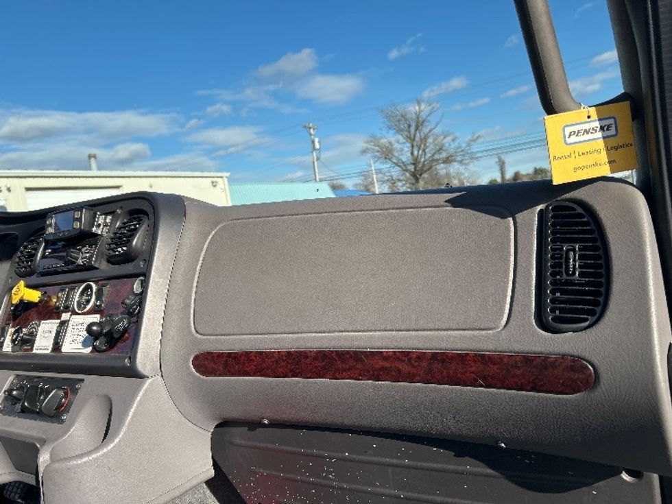 Medium Duty Box Truck-Light and Medium Duty Trucks-Freightliner-2022-M2-Milford-DE-92,613\n\t\tmiles-$ 73,250 - Image 20