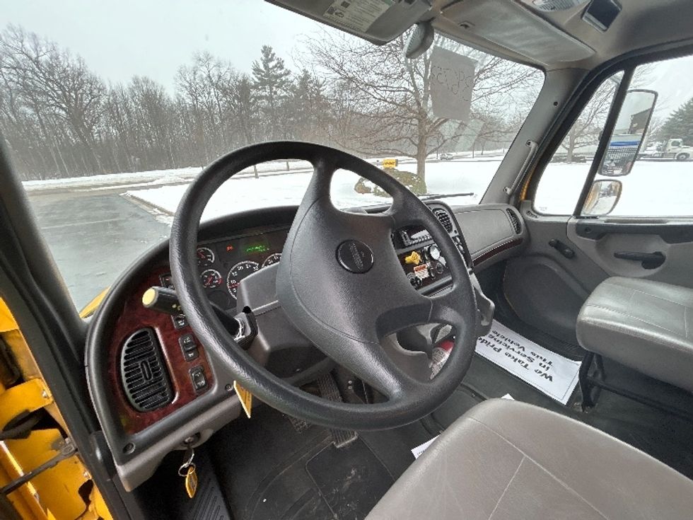 Medium Duty Box Truck-Light and Medium Duty Trucks-Freightliner-2022-M2-Milwaukee-WI-102,070\n\t\tmiles-$ 74,750 - Image 17