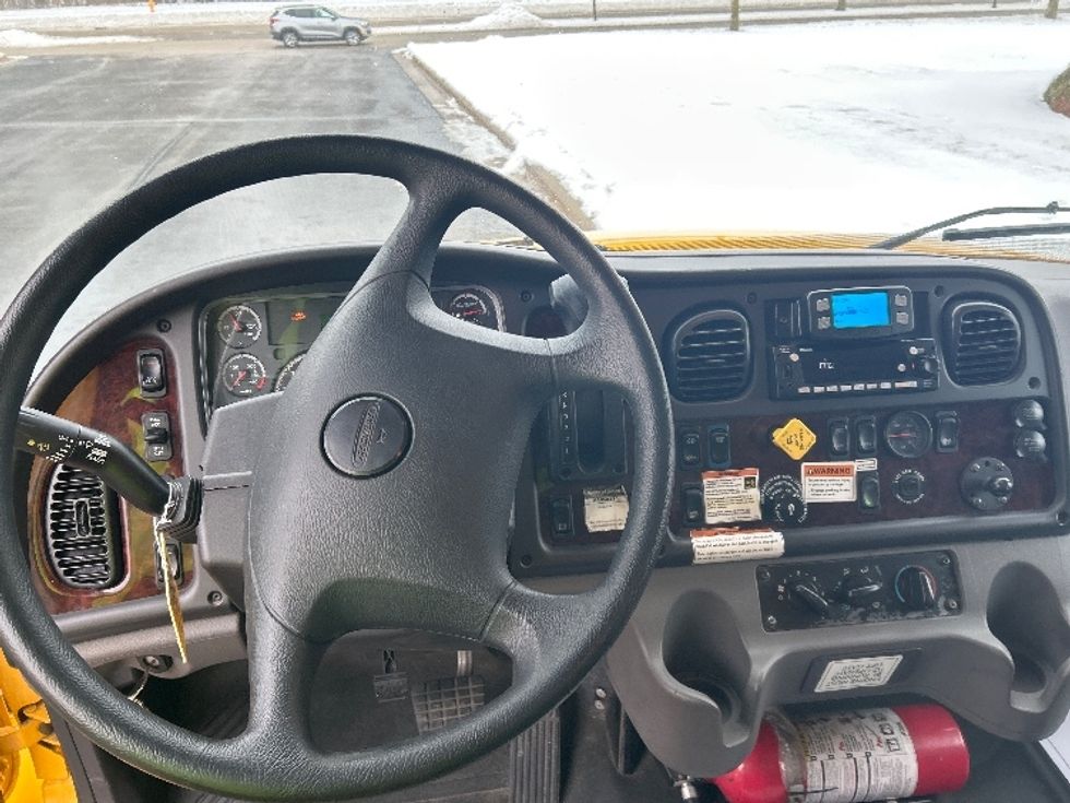 Medium Duty Box Truck-Light and Medium Duty Trucks-Freightliner-2022-M2-Milwaukee-WI-102,070\n\t\tmiles-$ 74,750 - Image 18