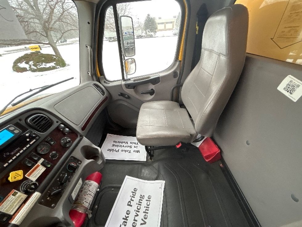 Medium Duty Box Truck-Light and Medium Duty Trucks-Freightliner-2022-M2-Milwaukee-WI-102,070\n\t\tmiles-$ 74,750 - Image 19