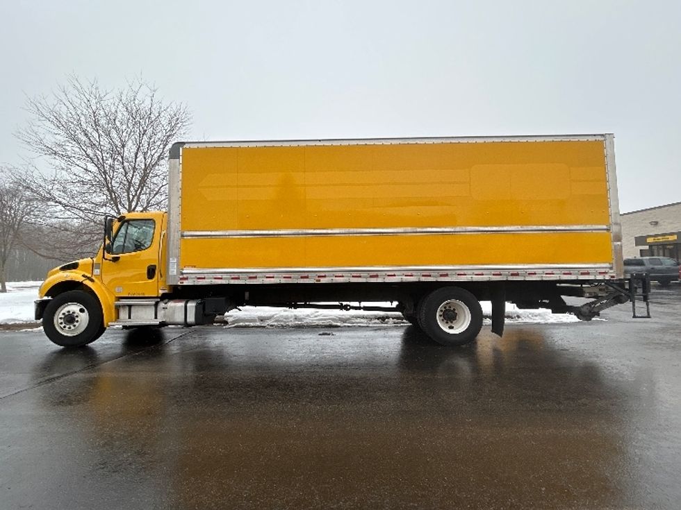 Medium Duty Box Truck-Light and Medium Duty Trucks-Freightliner-2022-M2-Milwaukee-WI-102,070\n\t\tmiles-$ 74,750 - Image 4