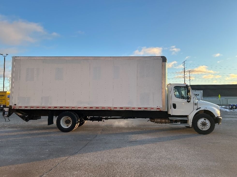 Medium Duty Box Truck-Light and Medium Duty Trucks-Freightliner-2022-M2-Milwaukee-WI-104,600\n\t\tmiles-$ 75,250 - Image 15