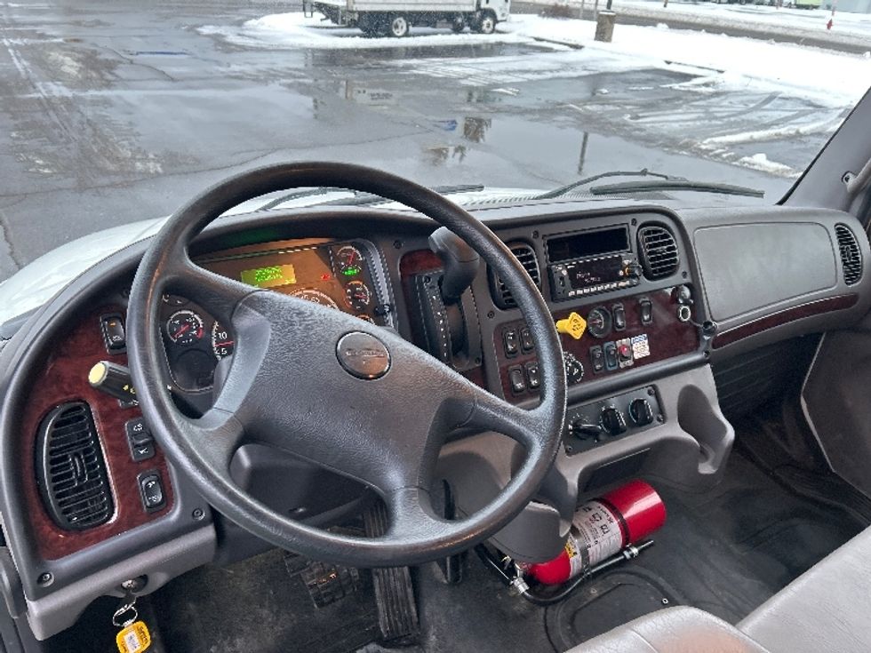 Medium Duty Box Truck-Light and Medium Duty Trucks-Freightliner-2022-M2-Milwaukee-WI-104,600\n\t\tmiles-$ 75,250 - Image 17