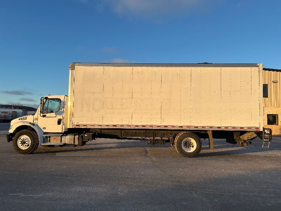 Medium Duty Box Truck-Light and Medium Duty Trucks-Freightliner-2022-M2-Milwaukee-WI-104,600\n\t\tmiles-$ 75,250 - Image 4