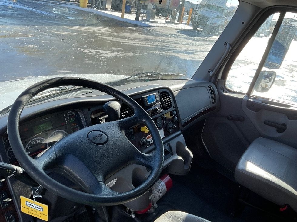 Medium Duty Box Truck-Light and Medium Duty Trucks-Freightliner-2022-M2-Milwaukee-WI-117,985\n\t\tmiles-$ 73,000 - Image 17