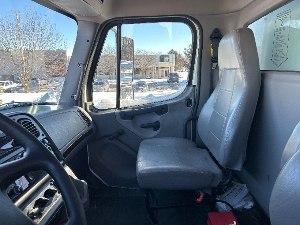 Medium Duty Box Truck-Light and Medium Duty Trucks-Freightliner-2022-M2-Milwaukee-WI-128,314\n\t\tmiles-$ 71,250 - Image 19