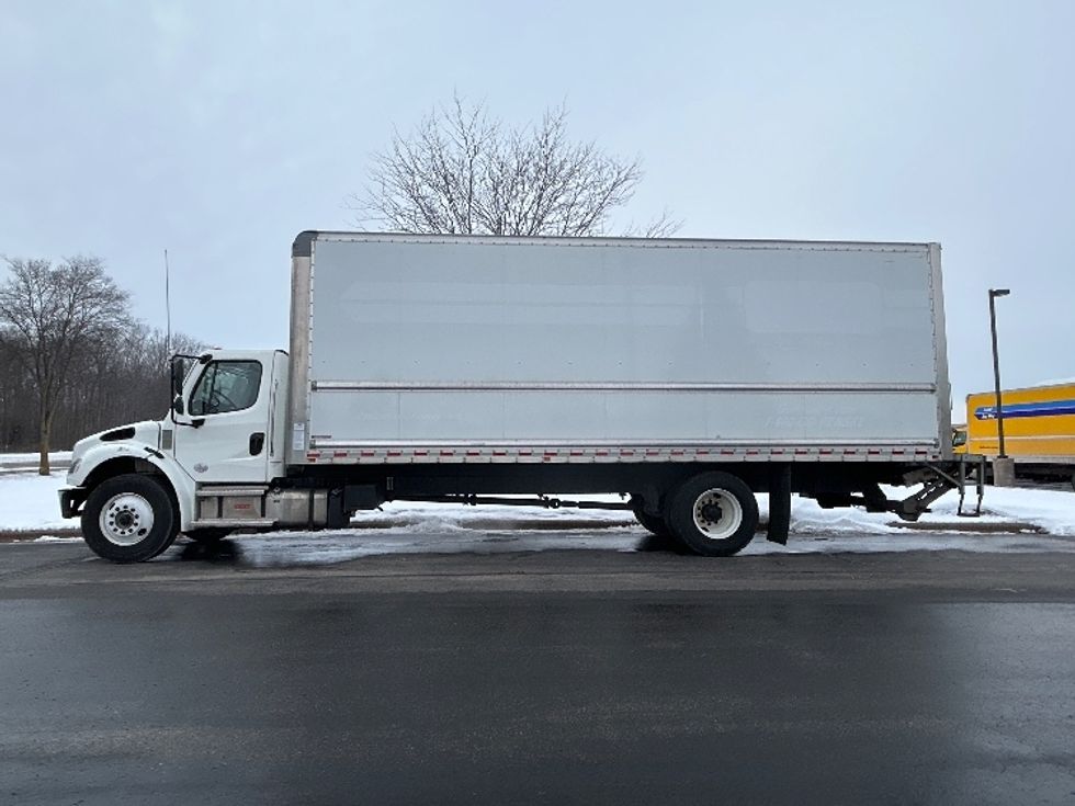 Medium Duty Box Truck-Light and Medium Duty Trucks-Freightliner-2022-M2-Milwaukee-WI-128,314\n\t\tmiles-$ 71,250 - Image 4