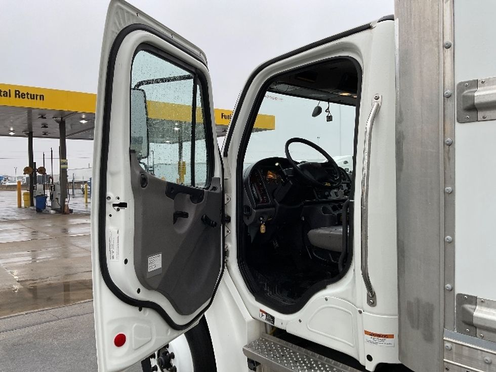 Medium Duty Box Truck-Light and Medium Duty Trucks-Freightliner-2022-M2-Milwaukee-WI-138,278\n\t\tmiles-$ 69,500 - Image 16