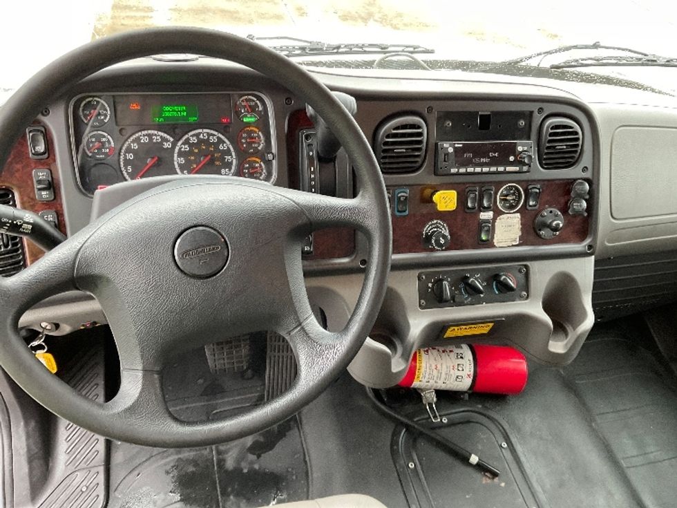 Medium Duty Box Truck-Light and Medium Duty Trucks-Freightliner-2022-M2-Milwaukee-WI-138,278\n\t\tmiles-$ 69,500 - Image 18