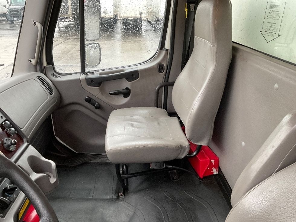 Medium Duty Box Truck-Light and Medium Duty Trucks-Freightliner-2022-M2-Milwaukee-WI-138,278\n\t\tmiles-$ 69,500 - Image 19