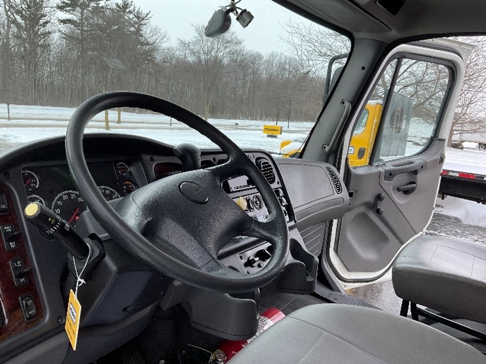 Medium Duty Box Truck-Light and Medium Duty Trucks-Freightliner-2022-M2-Milwaukee-WI-139,959\n\t\tmiles-$ 69,250 - Image 17