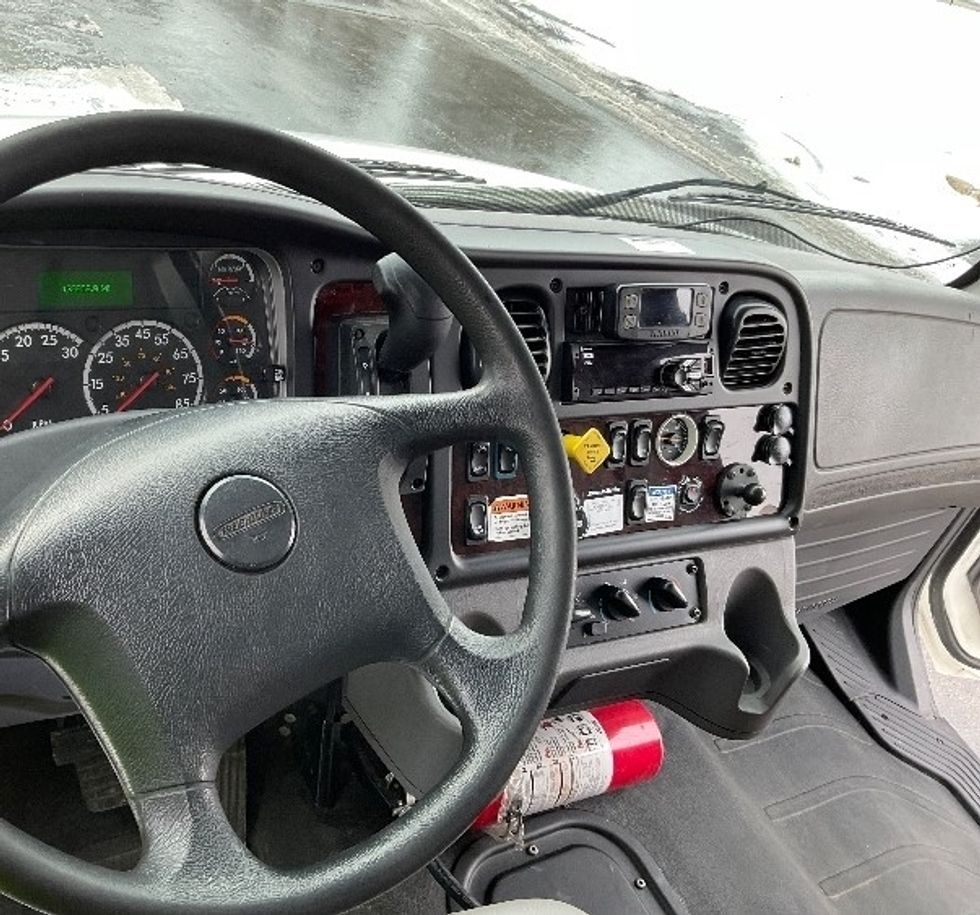 Medium Duty Box Truck-Light and Medium Duty Trucks-Freightliner-2022-M2-Milwaukee-WI-139,959\n\t\tmiles-$ 69,250 - Image 18