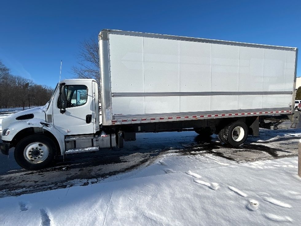 Medium Duty Box Truck-Light and Medium Duty Trucks-Freightliner-2022-M2-Milwaukee-WI-139,959\n\t\tmiles-$ 69,250 - Image 4