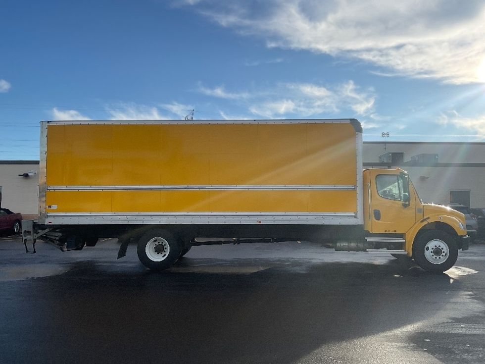 Medium Duty Box Truck-Light and Medium Duty Trucks-Freightliner-2022-M2-Milwaukee-WI-93,400\n\t\tmiles-$ 75,750 - Image 15