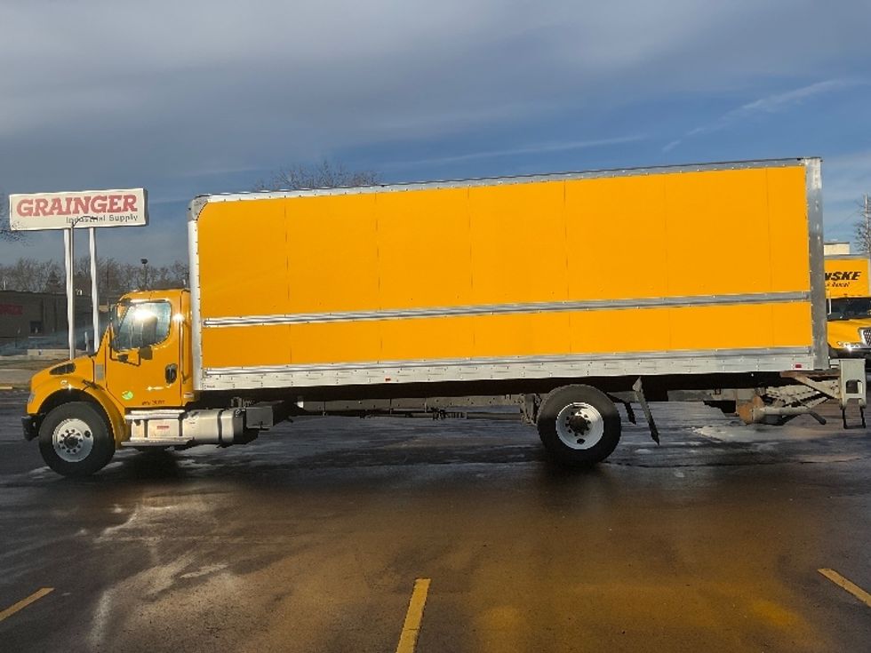 Medium Duty Box Truck-Light and Medium Duty Trucks-Freightliner-2022-M2-Milwaukee-WI-93,400\n\t\tmiles-$ 75,750 - Image 4