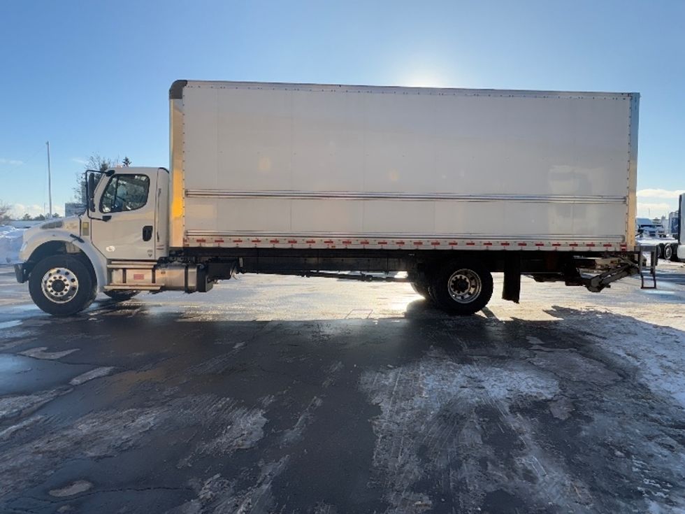 Medium Duty Box Truck-Light and Medium Duty Trucks-Freightliner-2022-M2-Mississauga-ON-276,224\n\t\tkm-$ 82,750 - Image 4