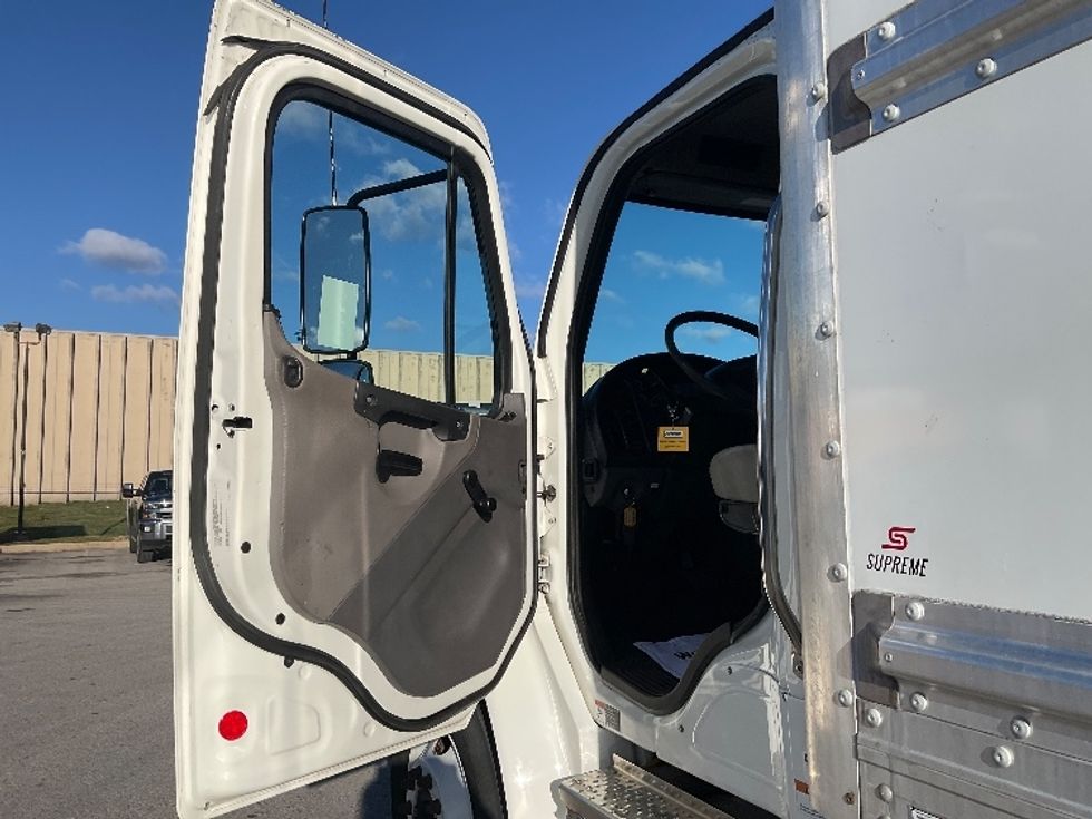 Medium Duty Box Truck-Light and Medium Duty Trucks-Freightliner-2022-M2-Moberly-MO-162,665\n\t\tmiles-$ 67,250 - Image 16