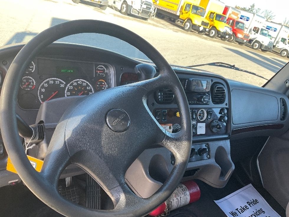 Medium Duty Box Truck-Light and Medium Duty Trucks-Freightliner-2022-M2-Moberly-MO-162,665\n\t\tmiles-$ 67,250 - Image 18