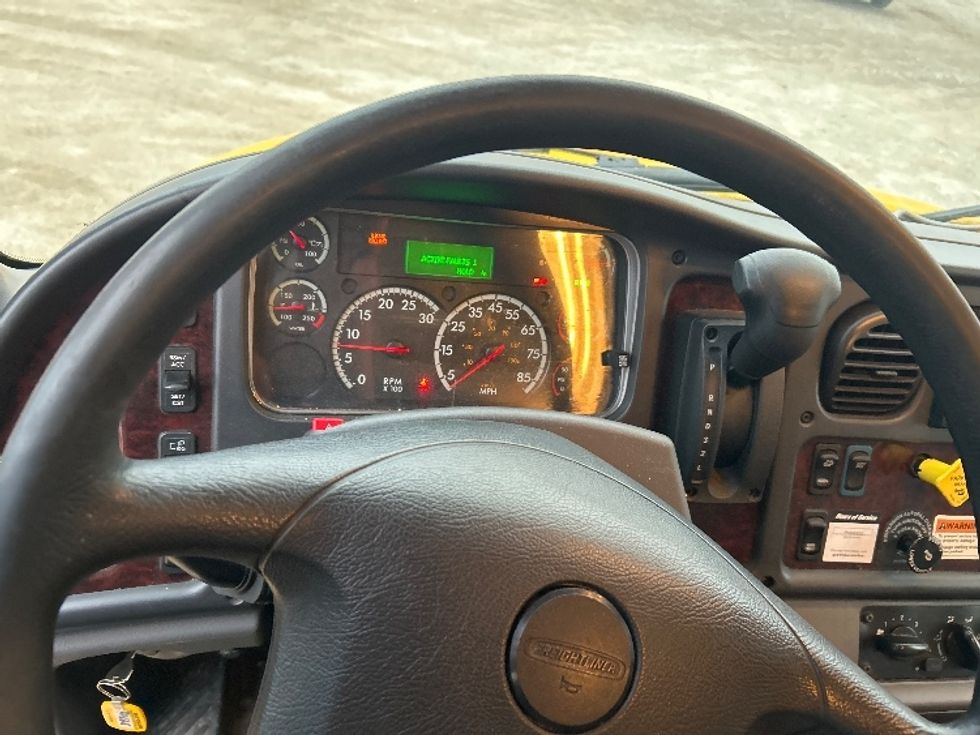 Medium Duty Box Truck-Light and Medium Duty Trucks-Freightliner-2022-M2-Moberly-MO-196,078\n\t\tmiles-$ 60,000 - Image 18