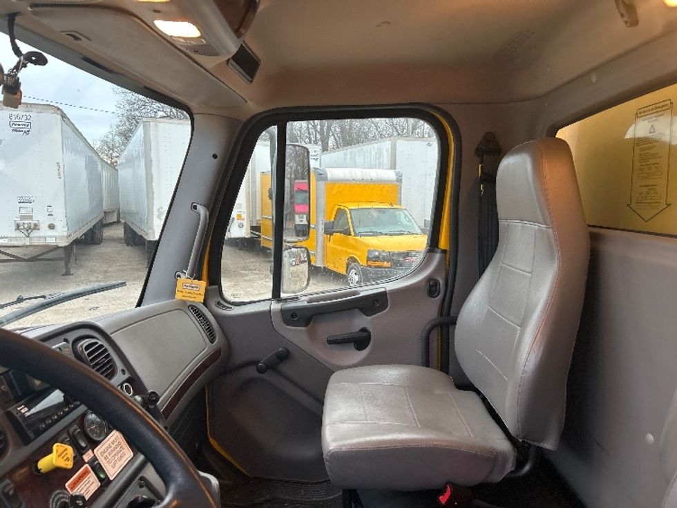 Medium Duty Box Truck-Light and Medium Duty Trucks-Freightliner-2022-M2-Moberly-MO-196,078\n\t\tmiles-$ 60,000 - Image 19