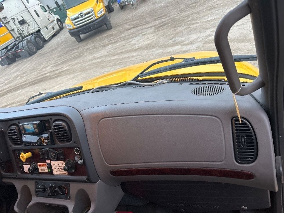 Medium Duty Box Truck-Light and Medium Duty Trucks-Freightliner-2022-M2-Moberly-MO-196,078\n\t\tmiles-$ 60,000 - Image 21