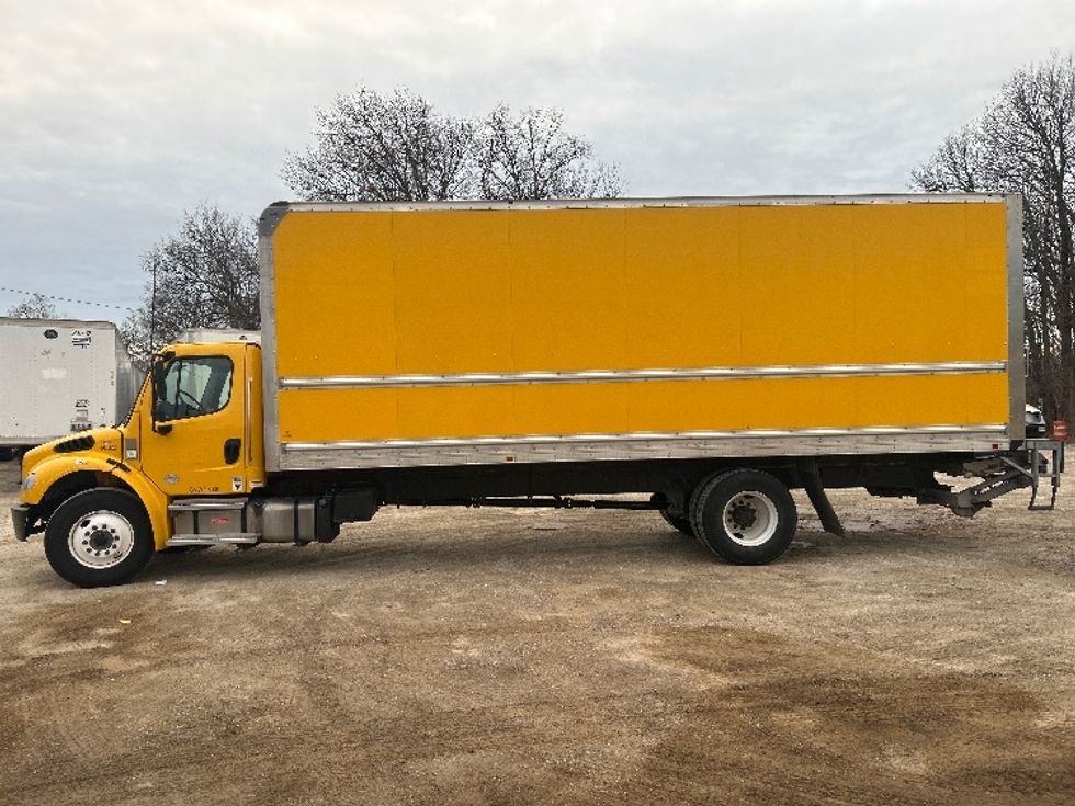 Medium Duty Box Truck-Light and Medium Duty Trucks-Freightliner-2022-M2-Moberly-MO-196,078\n\t\tmiles-$ 60,000 - Image 4