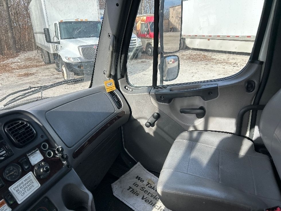 Medium Duty Box Truck-Light and Medium Duty Trucks-Freightliner-2022-M2-Moberly-MO-234,310\n\t\tmiles-$ 51,000 - Image 19