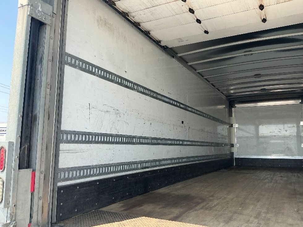 Medium Duty Box Truck-Light and Medium Duty Trucks-Freightliner-2022-M2-Moberly-MO-288,988\n\t\tmiles-$ 38,500 - Image 11