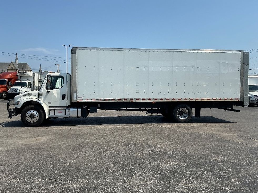 Medium Duty Box Truck-Light and Medium Duty Trucks-Freightliner-2022-M2-Moberly-MO-288,988\n\t\tmiles-$ 38,500 - Image 4