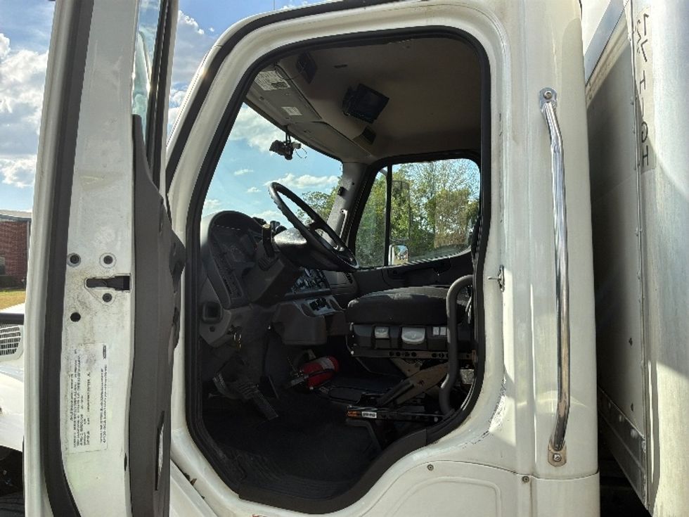 Medium Duty Box Truck-Light and Medium Duty Trucks-Freightliner-2022-M2-Montgomery-AL-111,854\n\t\tmiles-$ 66,750 - Image 16