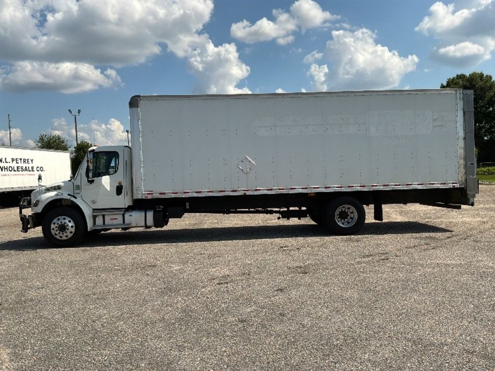 Medium Duty Box Truck-Light and Medium Duty Trucks-Freightliner-2022-M2-Montgomery-AL-111,854\n\t\tmiles-$ 66,750 - Image 4