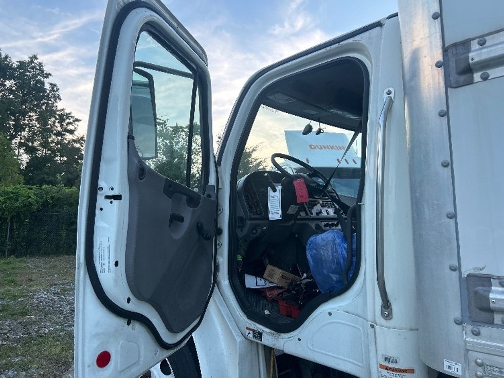 Medium Duty Box Truck-Light and Medium Duty Trucks-Freightliner-2022-M2-Montgomery-NY-136,793\n\t\tmiles-$ 14,500 - Image 16