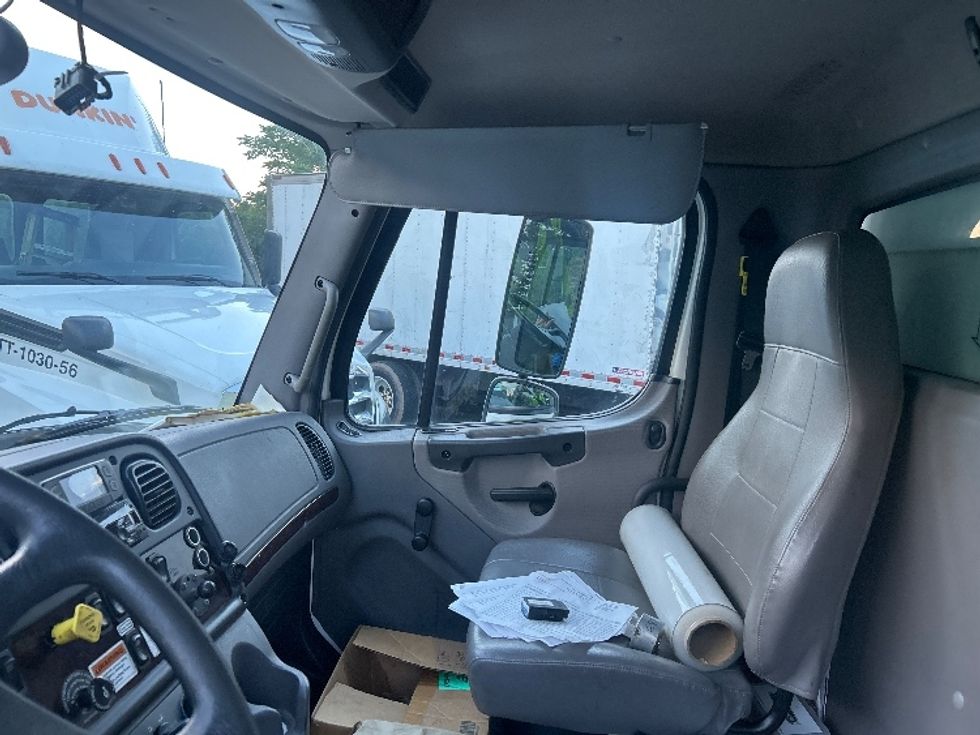 Medium Duty Box Truck-Light and Medium Duty Trucks-Freightliner-2022-M2-Montgomery-NY-136,793\n\t\tmiles-$ 14,500 - Image 19